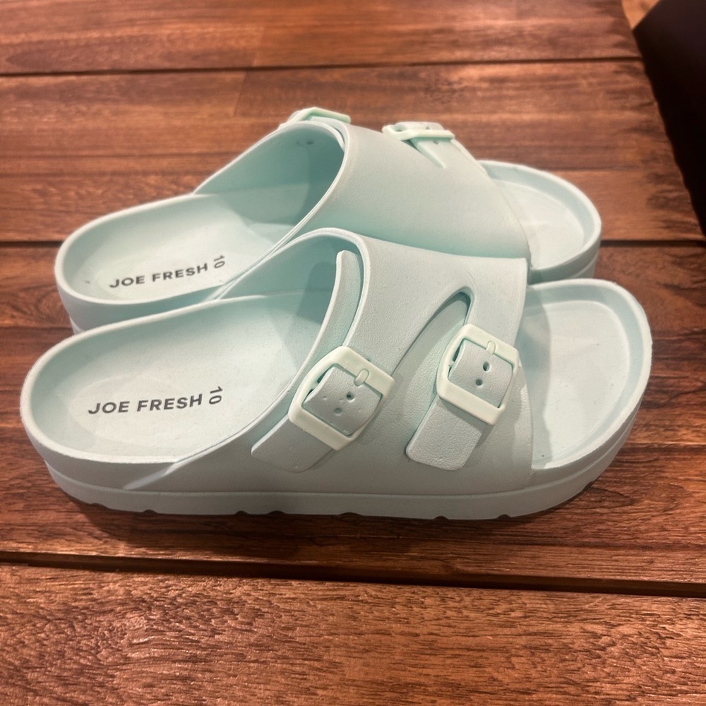 Woman’s double buckle turquoise slides. Size 10. Slight platform. - Picture 5 of 9
